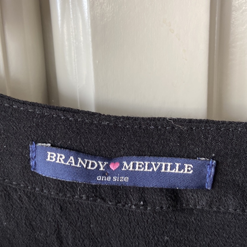 Brandy Melville Crop Tops - Picture 4 of 5